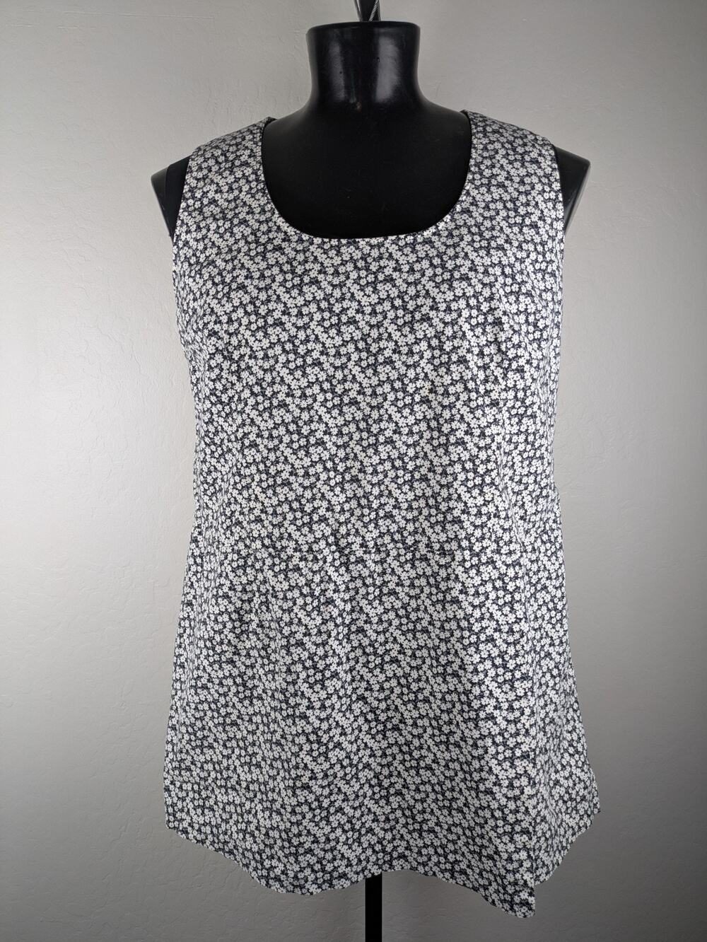 Vintage Venezia sleeveless romper shorts skort black white gray ditsy floral